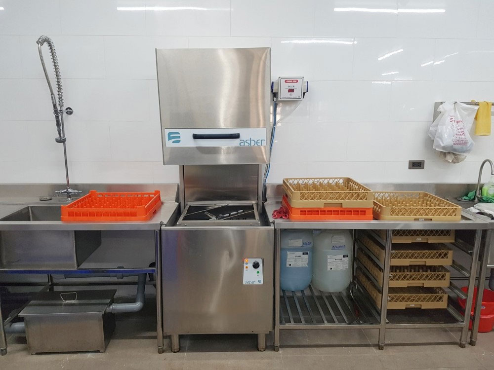Máy rửa bát công nghiệp
